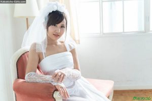 Emi Aoi - ベールを脱いだ女優の本性 ～神聖な気持ちで淫らな濡れマンコ～