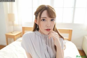 Shiori Yamagishi - 恍惚 ～性欲に飢えて貪り合う濃密SEX～