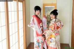 Kaho Morisaki - 新春振袖美女の4色まぐわいゲーム！ ～淫汁まみれ乱交パーティー～