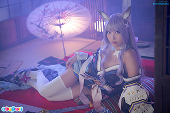 Emiri Momota - Cat Ears ,Posing