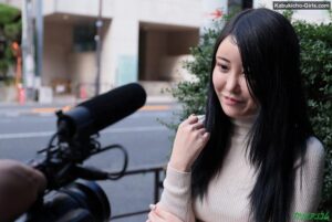 山岸るな