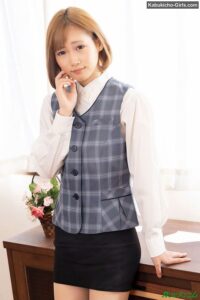 Azumi Kirino - 会社のみんなにはナイショ！僕だけの甘えんぼ受付嬢