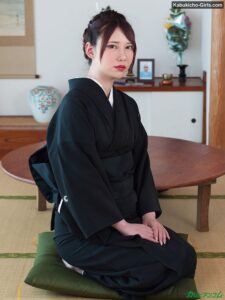 Yui Kisaragi - 未亡人NTR ~夫の遺影の前で夫の弟の肉棒で慰められる~