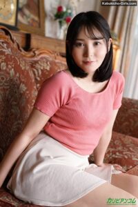 Erika Shiomi - チラ見せマンコで同級生を誘惑する僕のママ