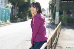 Mirai Minano - 生チンの快感と熱々ザーメンの感触が好きなパパ活女子を発見